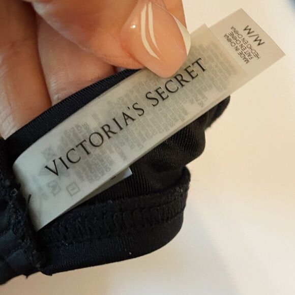 Victoria’s Secret Cutout One-Piece Swimsuit - Picture 6 of 8